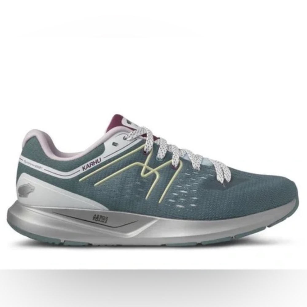 Karhu Women’s Synchron 1.5 Running Shoe size 9.5